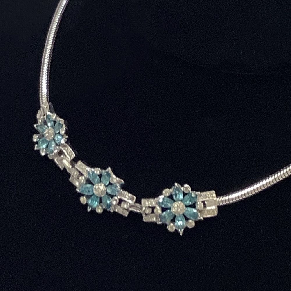 Vintage Silver Necklace With Rhinestone Flowers - Picture 6 of 8